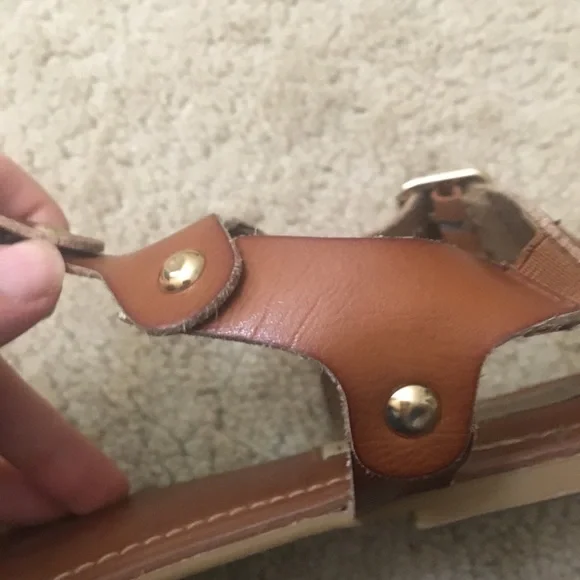 Steve Madden Girl Sushi Thong Sandals Faux Leather Ankle Strap Studded Size 9M - Picture 5 of 11